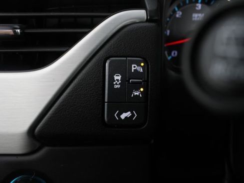 Used 2017 GMC Yukon XL SLT w/ Enhanced Security Package image 8