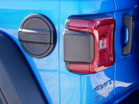 Used 2025 Jeep Wrangler Sport S w/ Convenience Group image 17