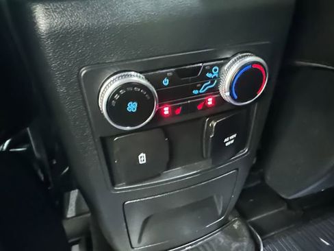 Used 2023 Ford Explorer Platinum w/ Technology Package AWD/4WD image 22