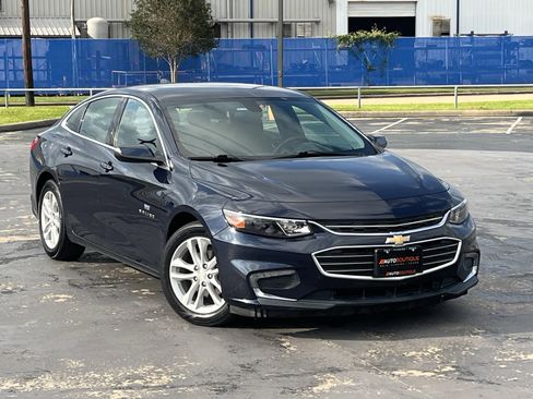 Used 2018 Chevrolet Malibu LT FWD image 3