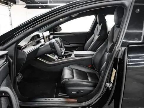 Used 2022 Tesla Model S image 4
