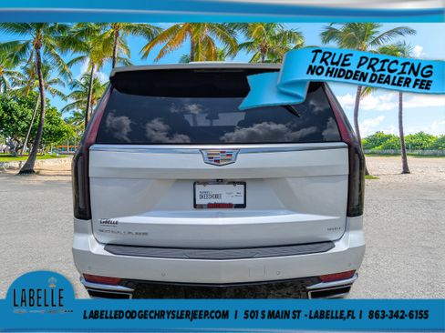 Used 2022 Cadillac Escalade ESV Luxury RWD image 4