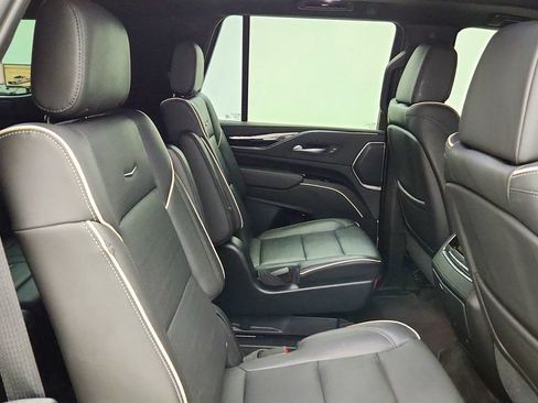 Used 2021 Cadillac Escalade Sport w/ LPO, Illumination Package AWD/4WD image 24