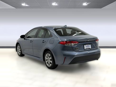Used 2024 Toyota Corolla LE FWD image 2