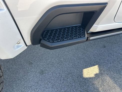 Used 2024 Chevrolet Silverado 2500 High Country w/ Technology Package image 47