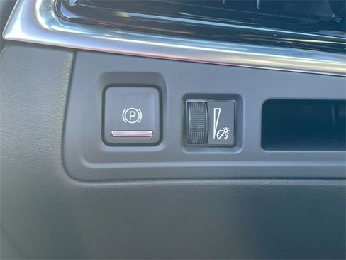 Used 2025 Cadillac XT6 Sport w/ LPO, Floor Liner Package image 18