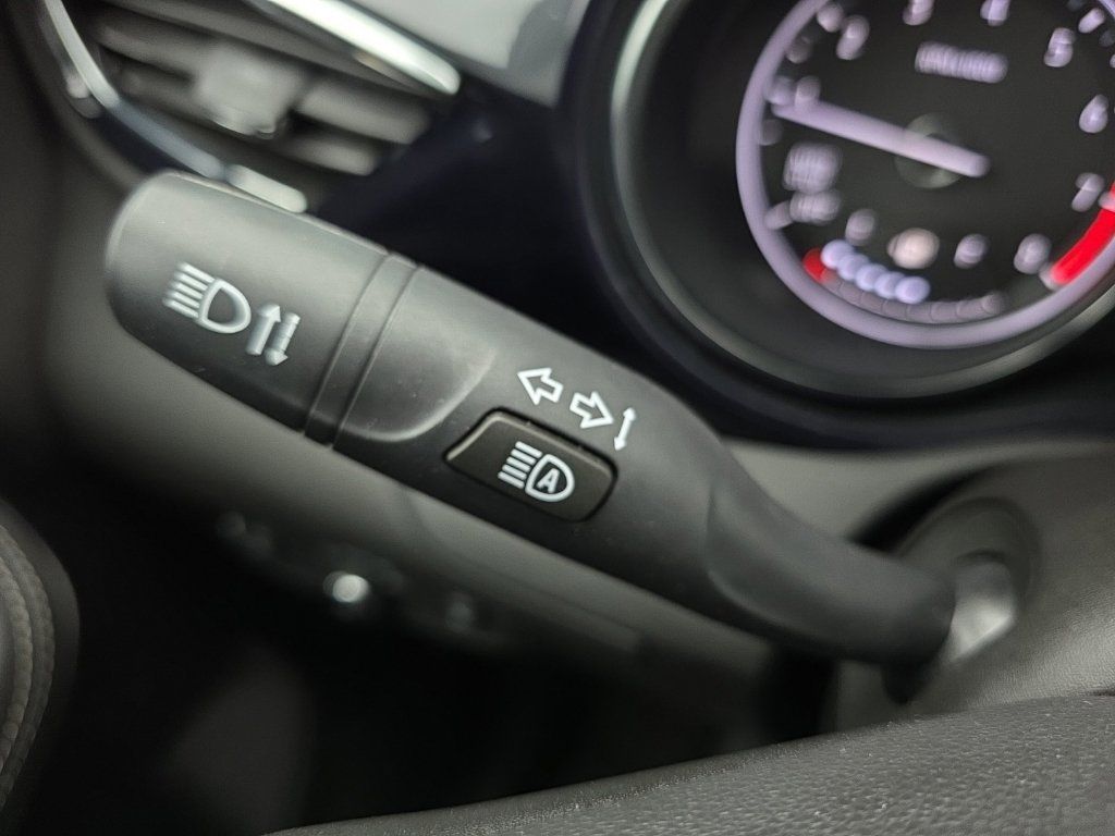 Used 2023 Buick Encore GX Preferred w/ Cold Weather Comfort Package AWD/4WD image 27