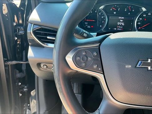 Used 2023 Chevrolet Traverse RS FWD image 16
