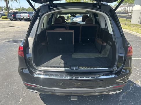 Used 2024 Mercedes-Benz GLS 580 4MATIC image 13