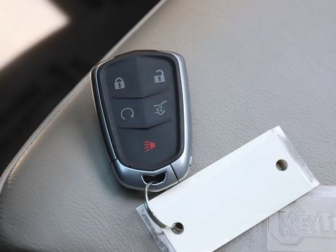 Used 2022 Cadillac XT4 Premium Luxury w/ Safety Alert Package image 30