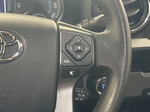 Used 2017 Toyota Tacoma TRD Sport w/ Tow Package RWD image 16