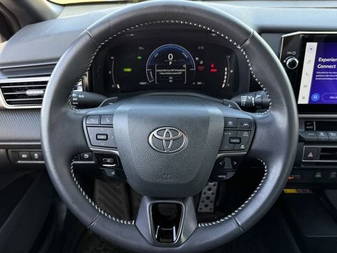 Used 2025 Toyota Camry SE w/ Multimedia Upgrade Package image 14