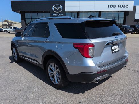 Used 2023 Ford Explorer Limited AWD/4WD image 5