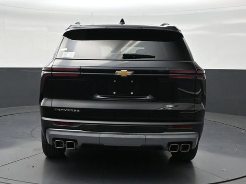 Used 2025 Chevrolet Traverse LT FWD image 4