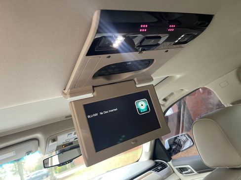 Used 2019 GMC Yukon Denali w/ Denali Ultimate Package image 17