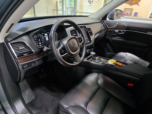 Used 2018 Volvo XC90 T6 Momentum w/ Convenience Package AWD/4WD image 16