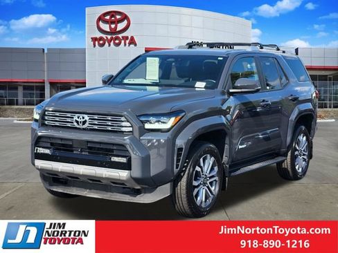 Used 2025 Toyota 4Runner Limited AWD/4WD image 4