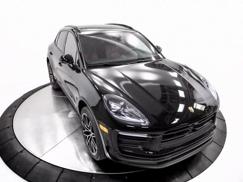 Certified 2025 Porsche Macan image 39