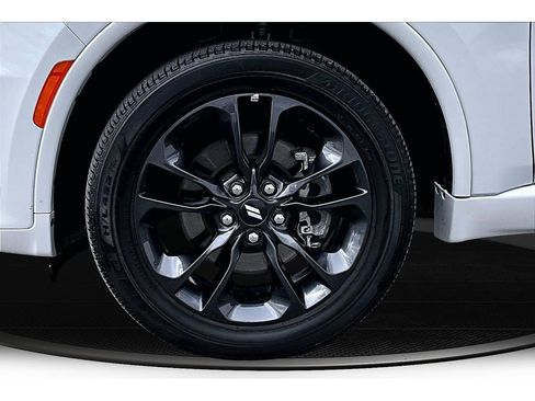 Certified 2025 Dodge Durango GT AWD/4WD image 12