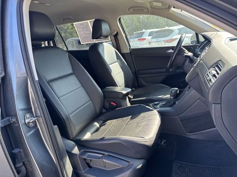 Used 2018 Volkswagen Tiguan SE image 8