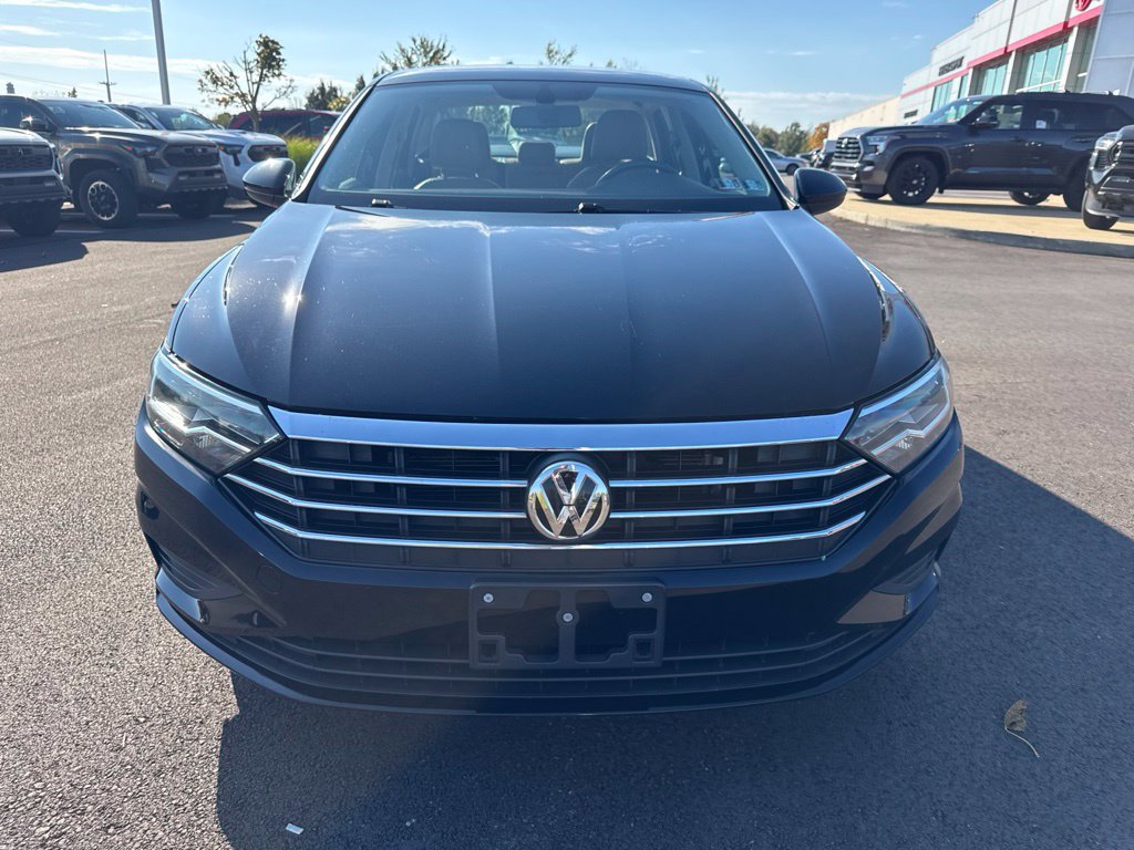 Used 2019 Volkswagen Jetta SE FWD image 2