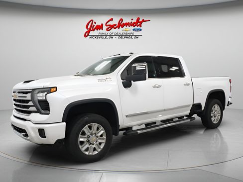 Used 2025 Chevrolet Silverado 2500 High Country AWD/4WD image 2