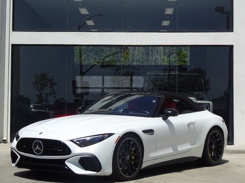 Used 2022 Mercedes-Benz SL 63 AMG 4MATIC w/ Driver Assistance Package image 3