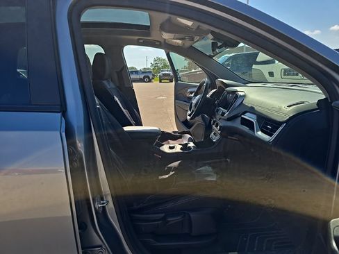 Used 2024 GMC Terrain SLE w/ GMC Pro Grade Package AWD/4WD image 14