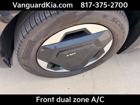 Certified 2024 Kia EV9 Land AWD/4WD image 8
