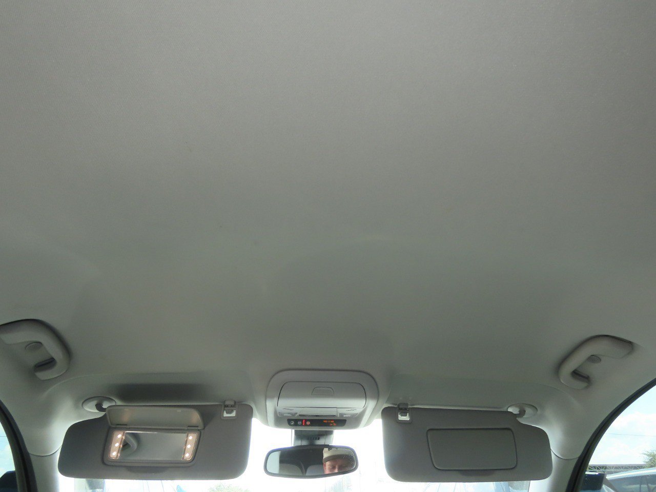 Used 2024 GMC Terrain SLE w/ Driver Convenience Package FWD image 23