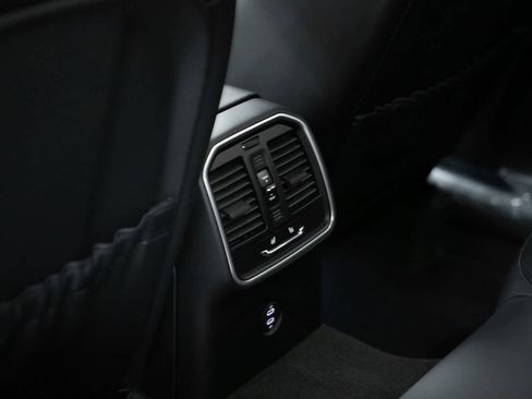 New 2026 Porsche Macan AWD/4WD image 36