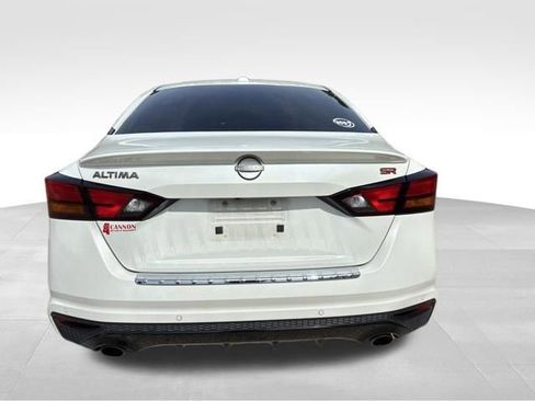 Used 2023 Nissan Altima 2.5 SR w/ SR Premium Package FWD image 3
