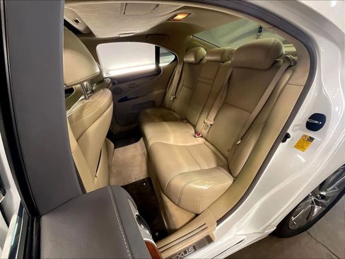 Used 2014 Lexus LS 460 w/ Comfort Package RWD image 27