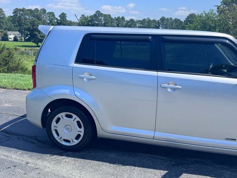 Used 2012 Scion xB FWD image 28