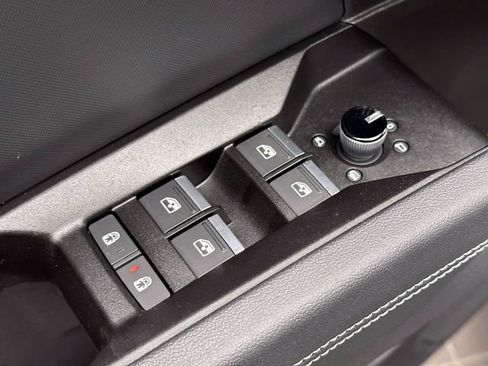 Used 2025 Audi Q4 e-tron Premium Plus w/ Premium Plus AWD/4WD image 19