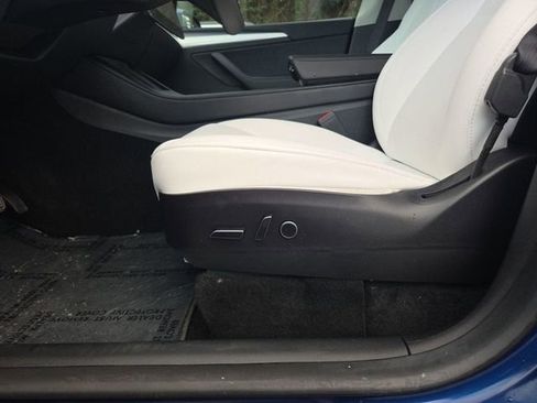 Used 2023 Tesla Model Y Long Range image 17