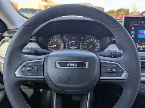 Used 2022 Jeep Compass Latitude image 19