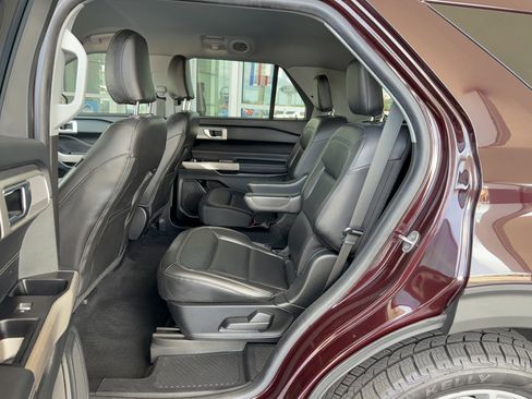 Certified 2022 Ford Explorer XLT w/ Equipment Group 202A RWD image 12