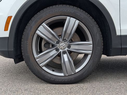 Used 2019 Volkswagen Tiguan SEL Premium w/ 3rd Row Seat Package AWD/4WD image 11