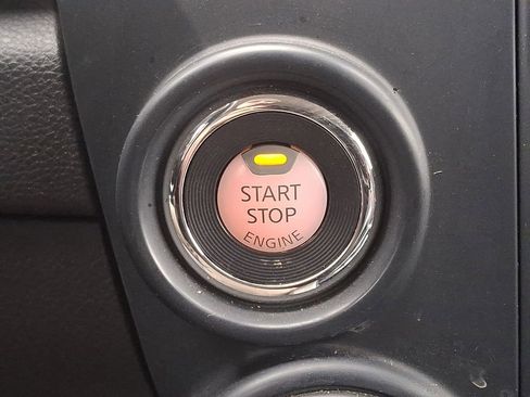 Certified 2024 Nissan Titan SV w/ SV Convenience Package image 22