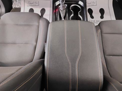 Used 2021 Chevrolet Traverse LT FWD image 59