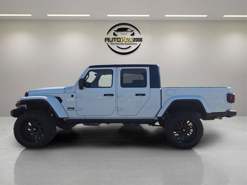 Used 2020 Jeep Gladiator Sport image 4