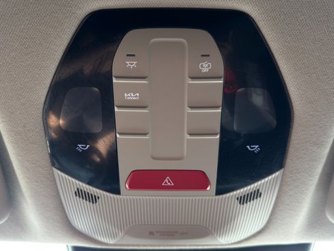 Used 2025 Kia K4 FWD image 28