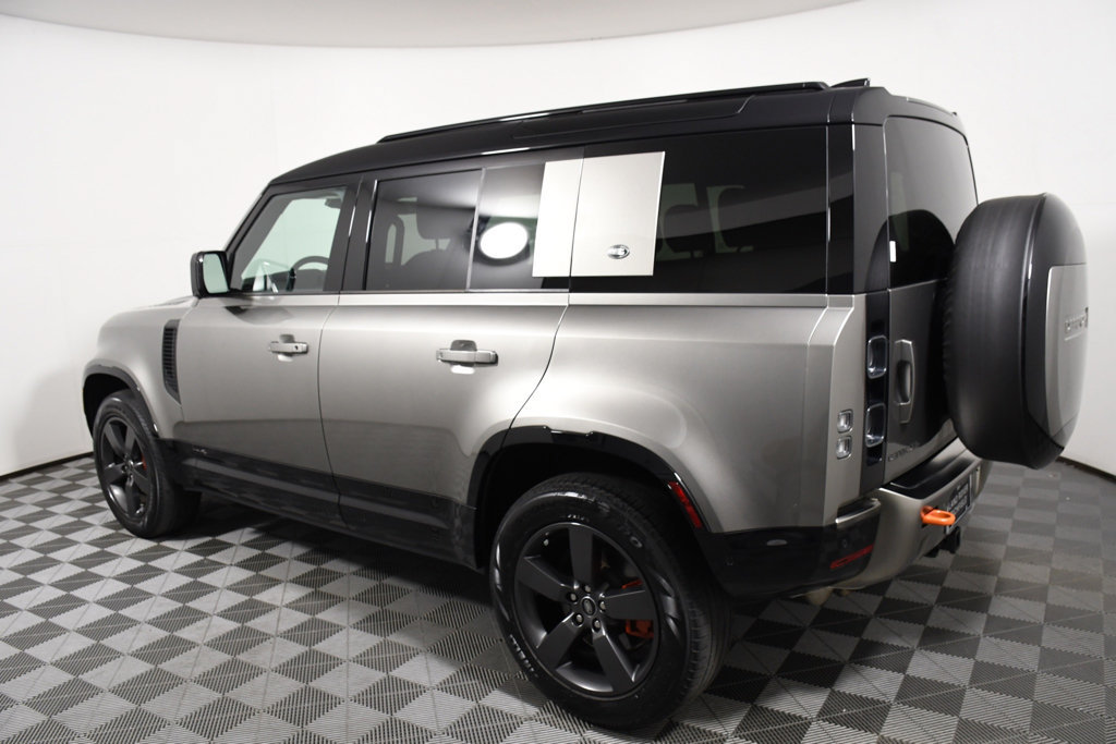 Used 2023 Land Rover Defender 110 X AWD/4WD image 3