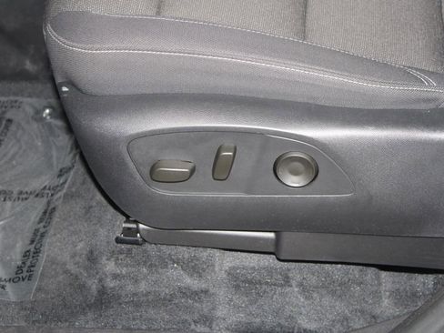 Used 2024 Chevrolet Traverse LT image 19