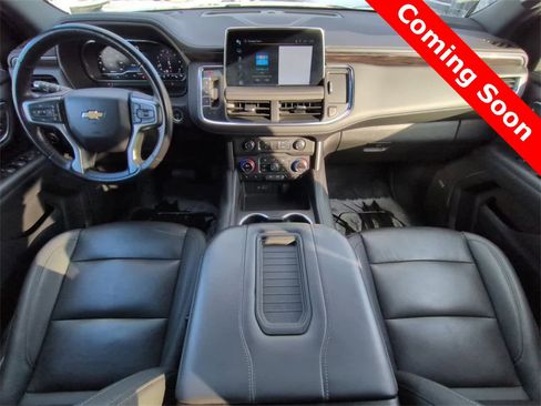 Used 2022 Chevrolet Suburban LT w/ Luxury Package image 15