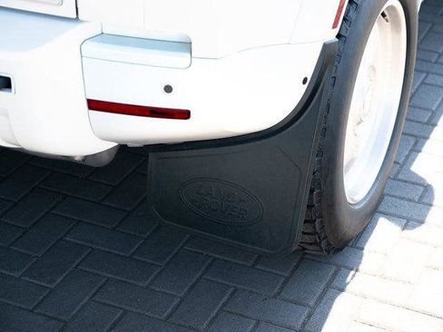 Used 2022 Land Rover Defender 90 X-Dynamic HSE image 13