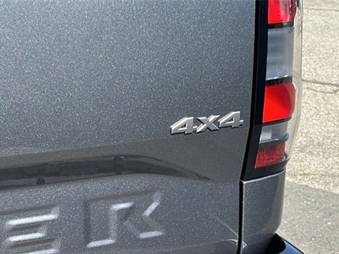 New 2025 Nissan Frontier SV w/ Tow Package image 12
