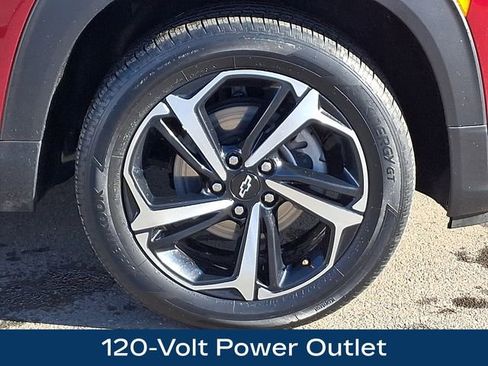 Used 2023 Chevrolet TrailBlazer RS w/ Sun and Liftgate Package image 12