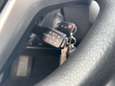 Used 2019 Toyota Highlander LE image 27